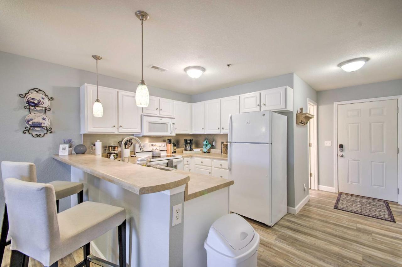 Sleek Lake Ozark Gem With Views And Pool Access! 외부 사진